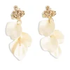 BOW19 Details Bow19 Orhangen Hammered Leaf White^ Smycken