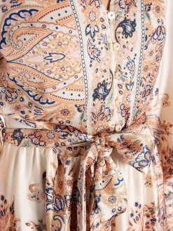 Neo Noir Klanning Nova Paisley Border Creme^ Klänningar